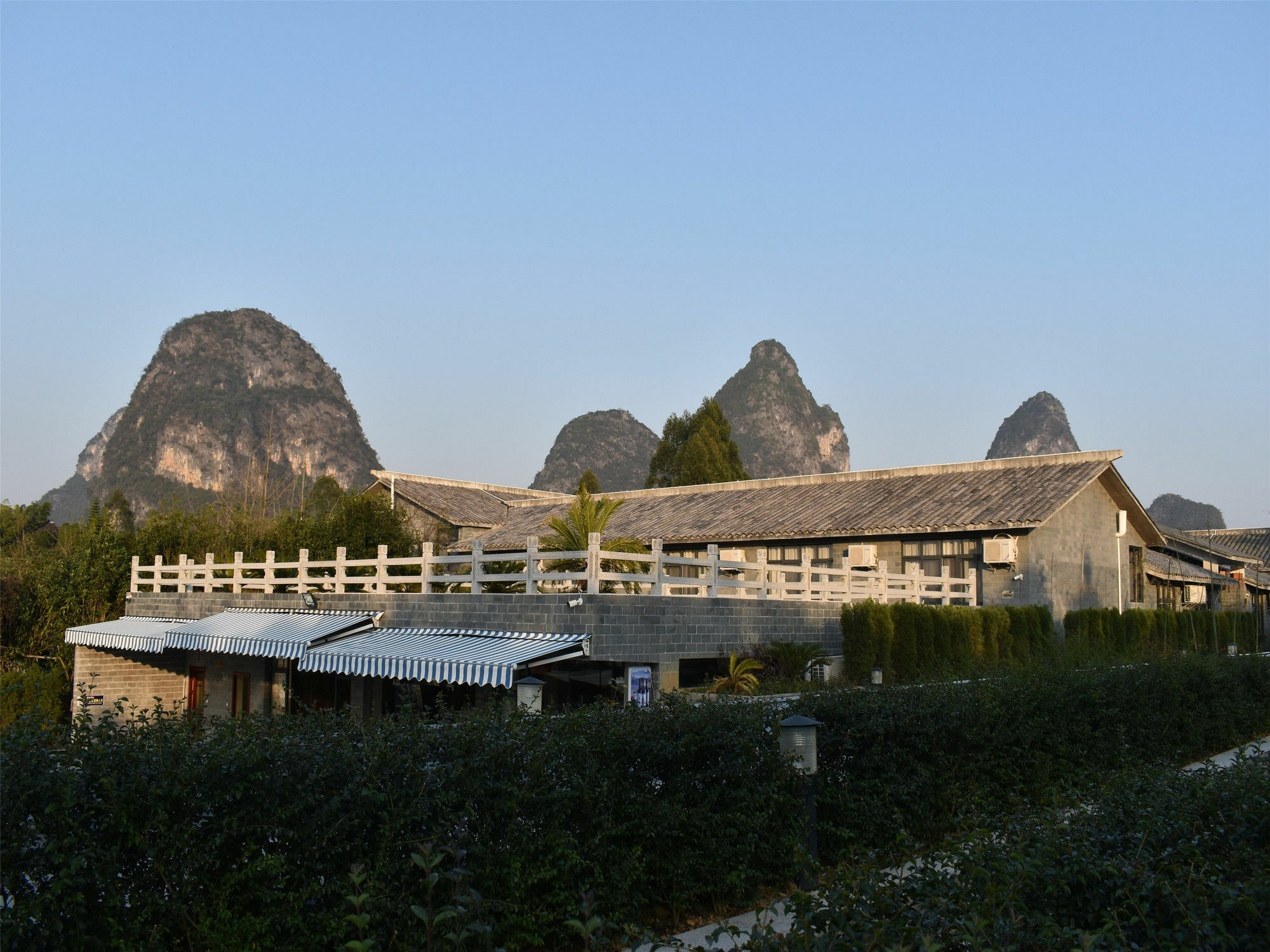 Hotel Yangshuo Mountain Top Retreat Exterior foto