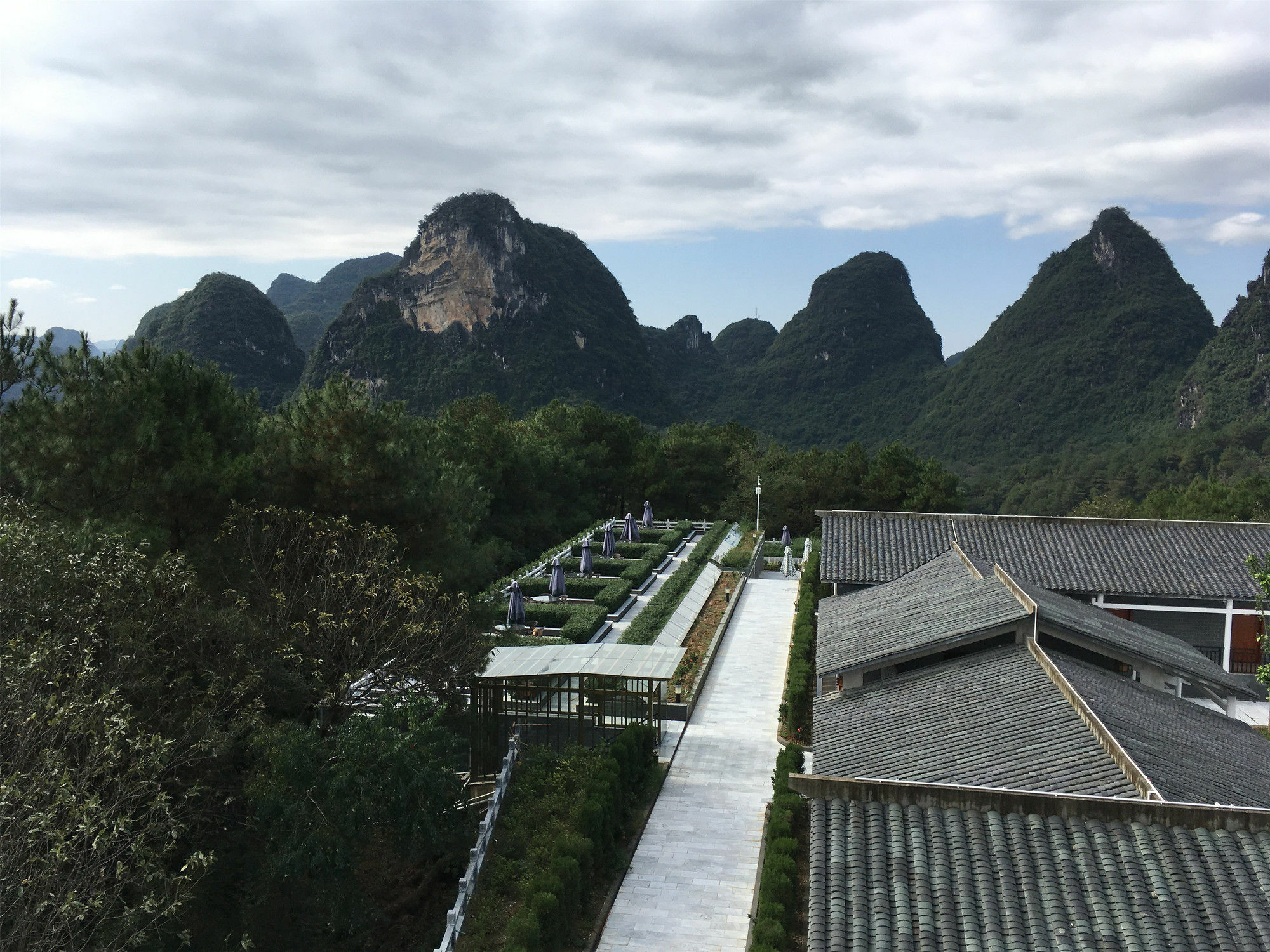 Hotel Yangshuo Mountain Top Retreat Exterior foto